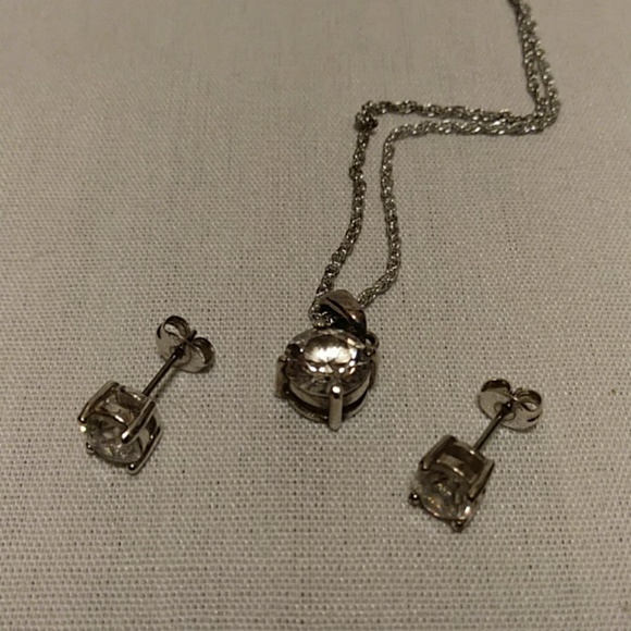 Vintage Avon Cubic Zirconia Necklace and Pierce Earring Set Silver Tone - Picture 2 of 5